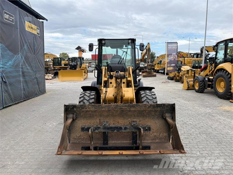 CAT 908M Minilader