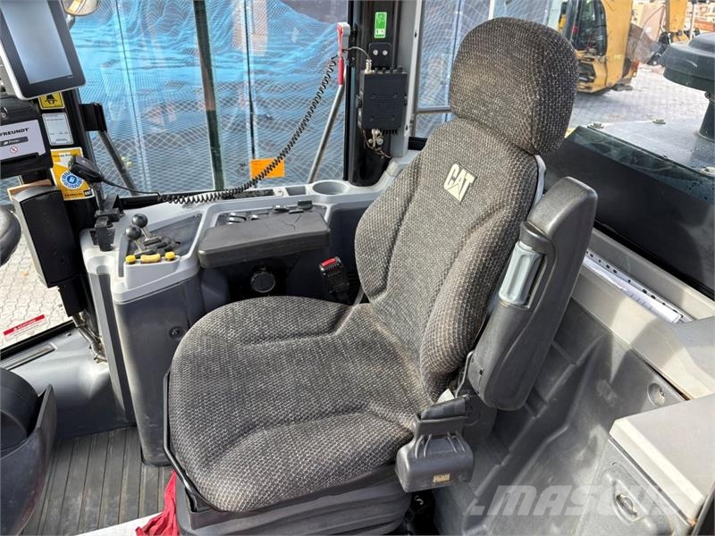 CAT 950 GC Kolové nakladače