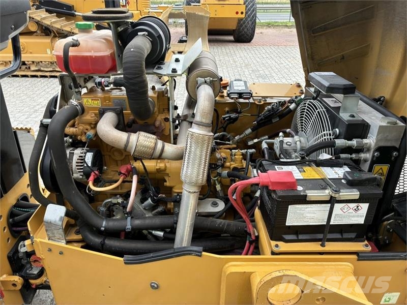 CAT CB2.7 Rouleaux tandem