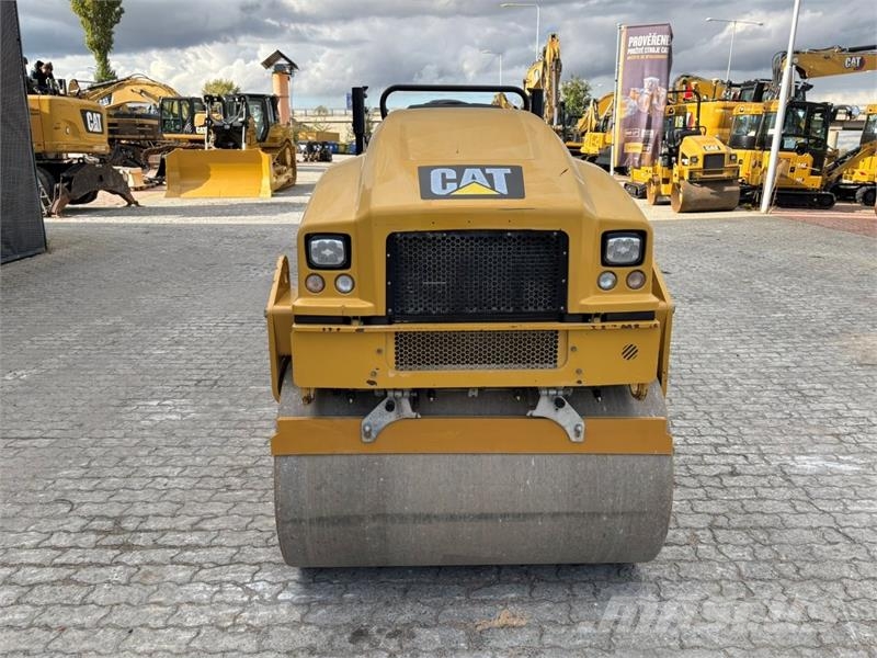 CAT CB34B Tandemové valce