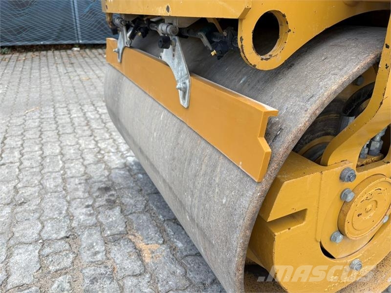 CAT CB34B Tandemové valce