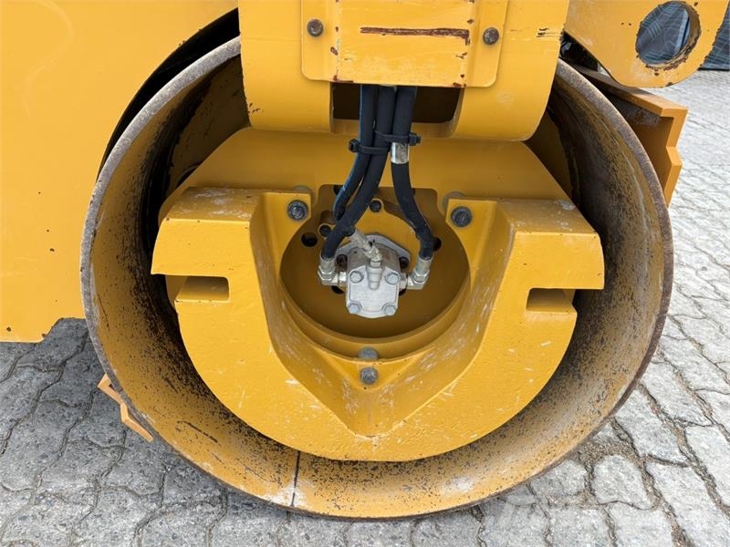 CAT CB34B Tandemové valce