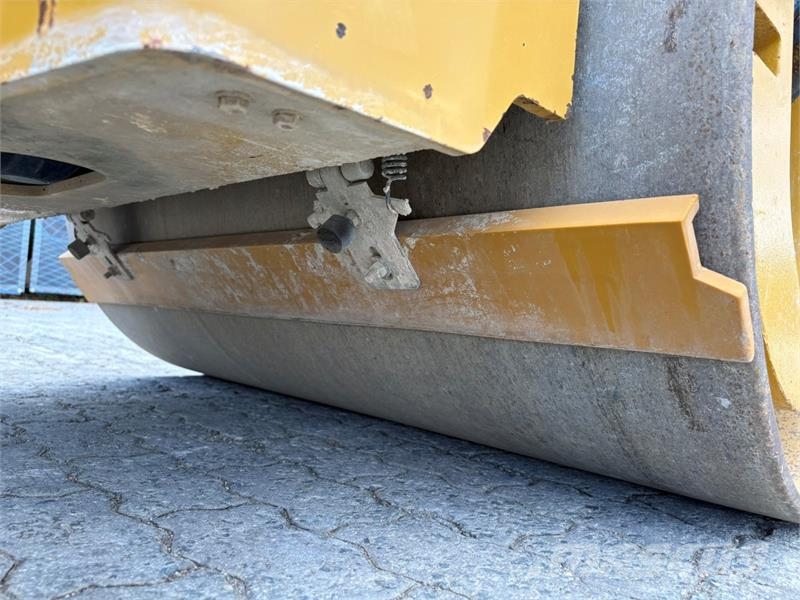 CAT CB34B Tandemové valce