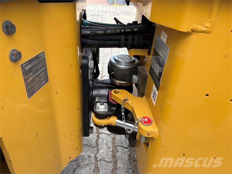 CAT CB34B Tandemové valce
