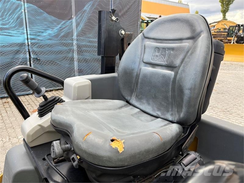 CAT CB34B Tandemové valce