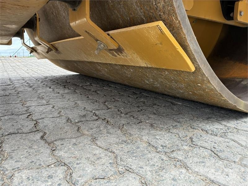 CAT CS76B ضاغطات التربة