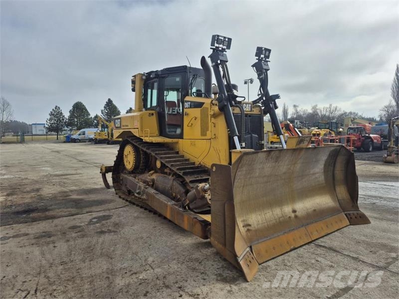 CAT D6T XL Buldozer sobre oruga