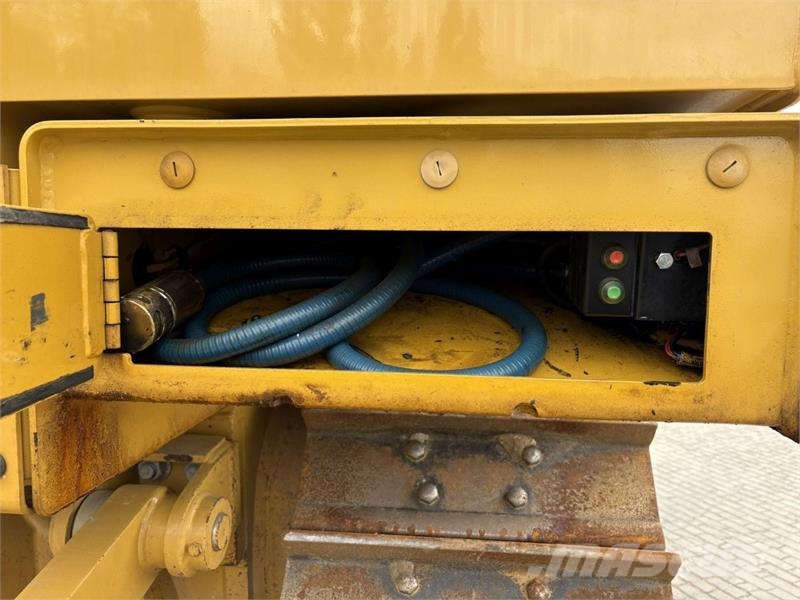 CAT D6T XL Dozere Beltegående