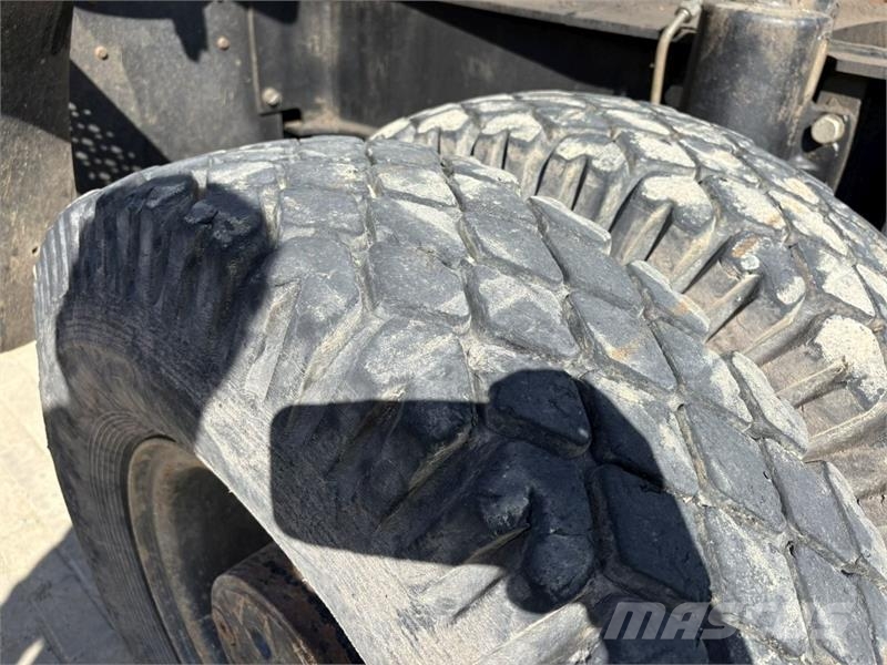 CAT M316D حفارات بعجل