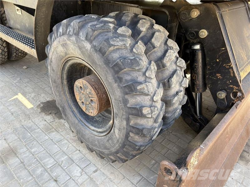 CAT M316D حفارات بعجل