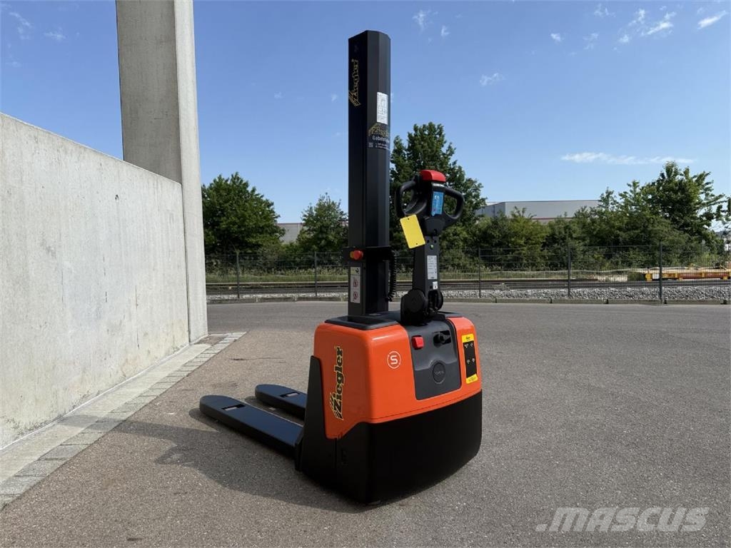 Toyota HWE100 Ручные штабелёры с электроподъёмом