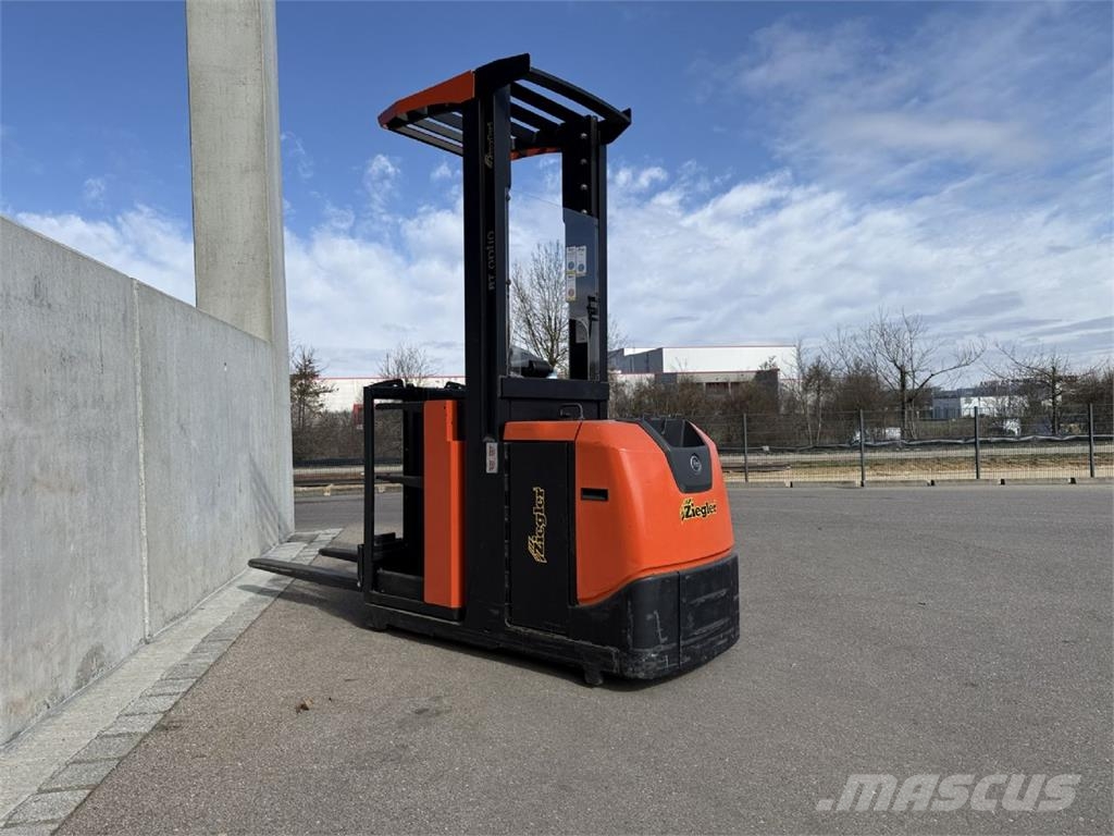 Toyota OME100N High lift order picker