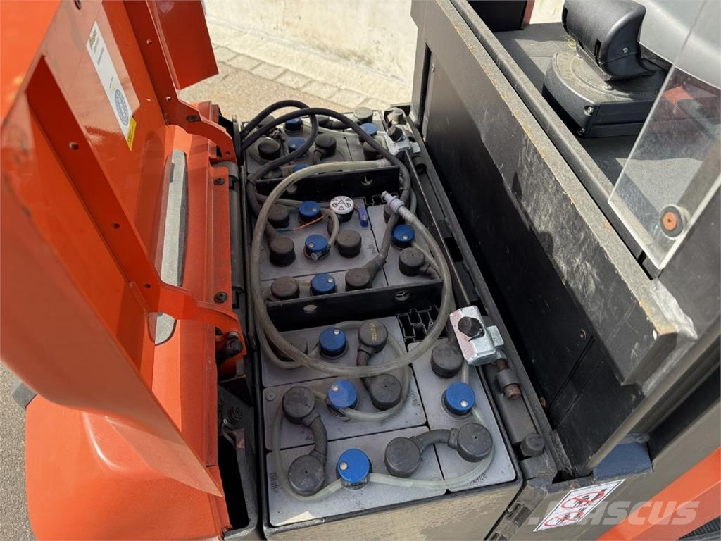 Toyota OME100N High lift order picker