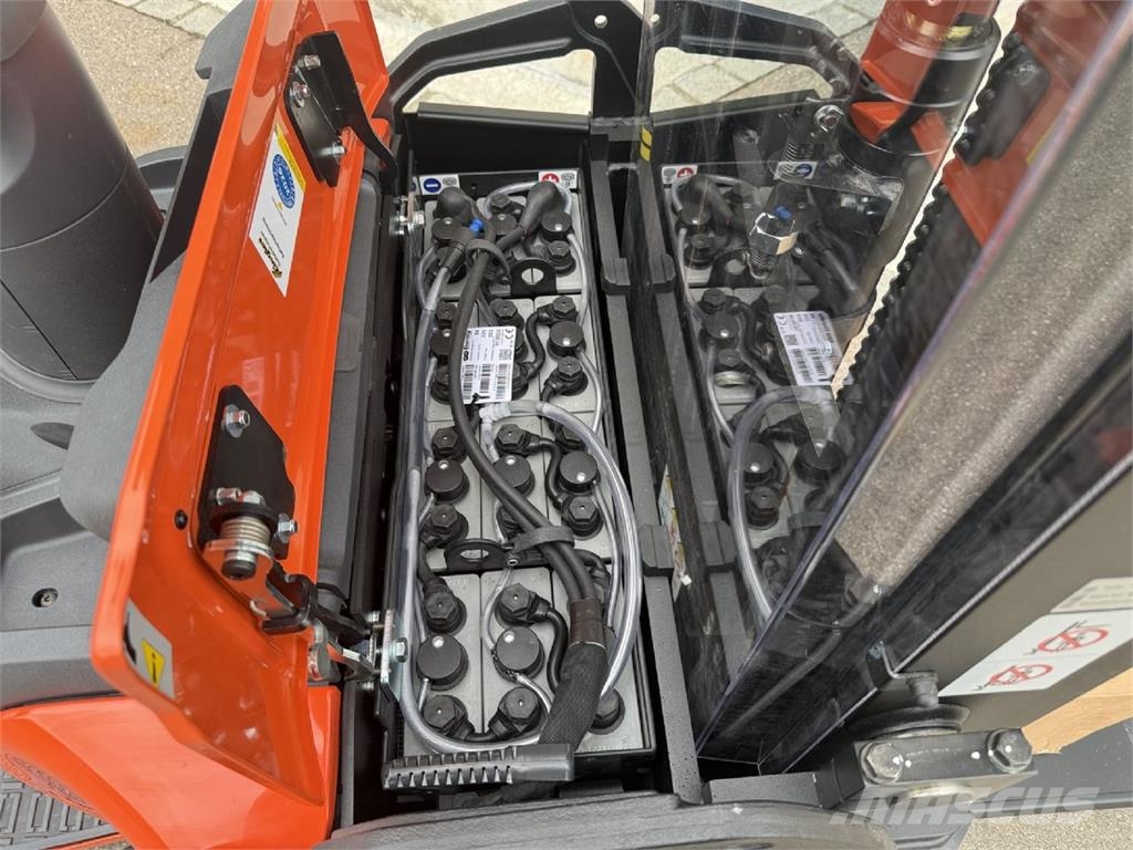Toyota SPE160 Pedestrian stacker