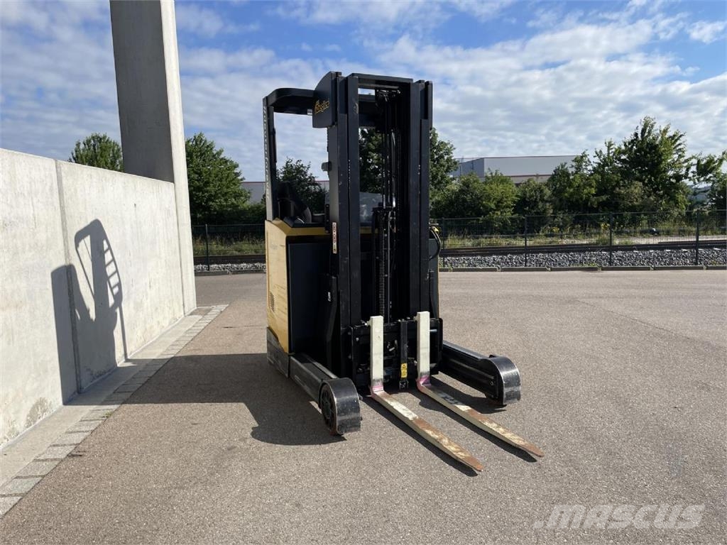 Yale MR14 리치 트럭