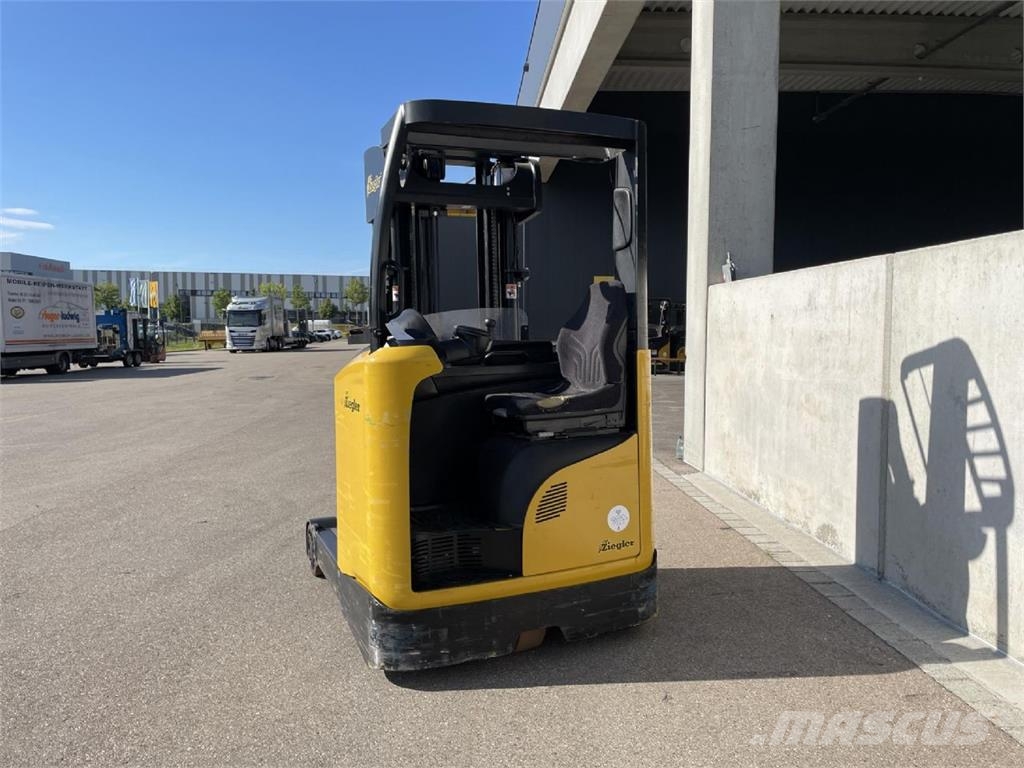 Yale MR14 리치 트럭