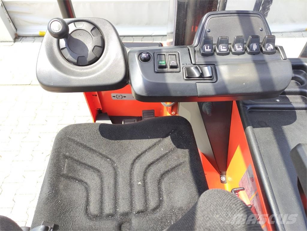 BT FRE270 (Vulkollan NEU) شاحنة المناولة رباعية الاتجاهات