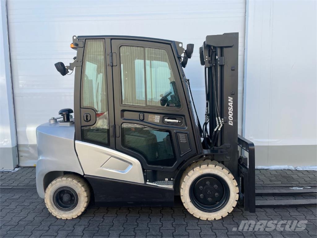 Doosan D30S-9 Dīzeļa autoiekrāvēji