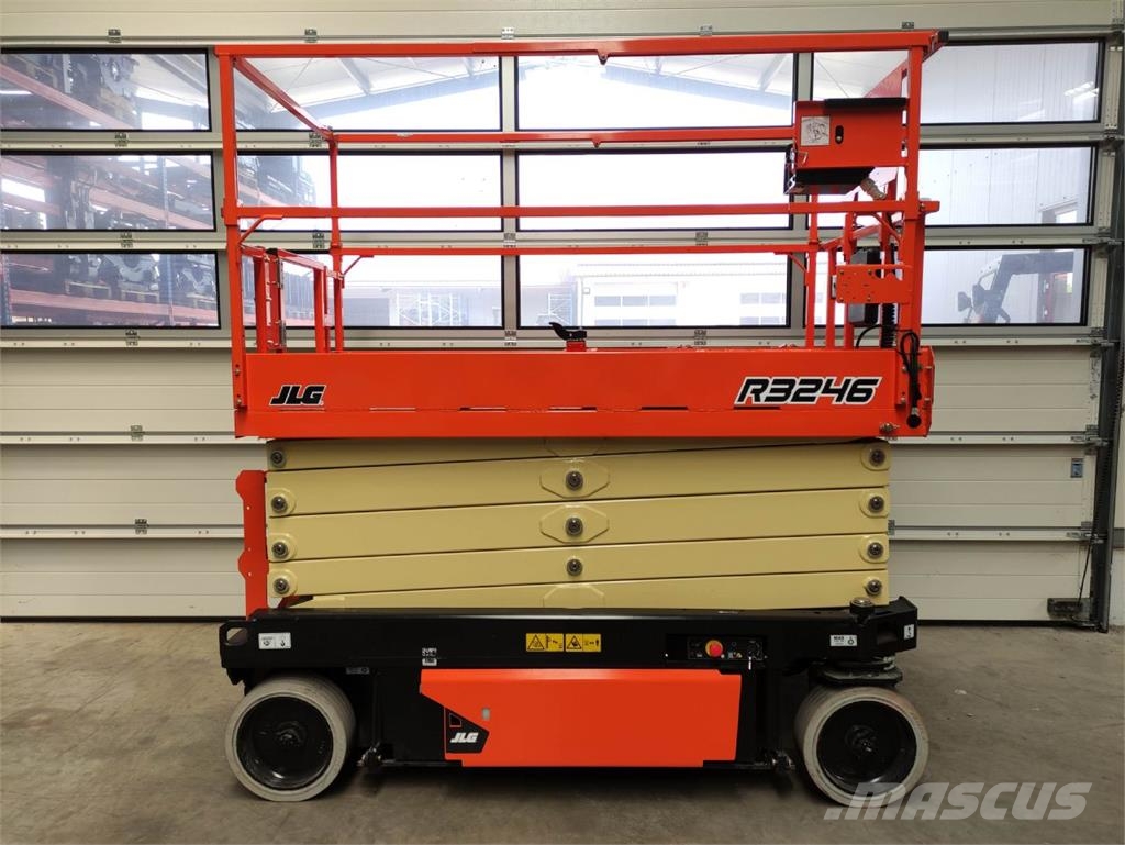 JLG R3246 剪叉式升降机