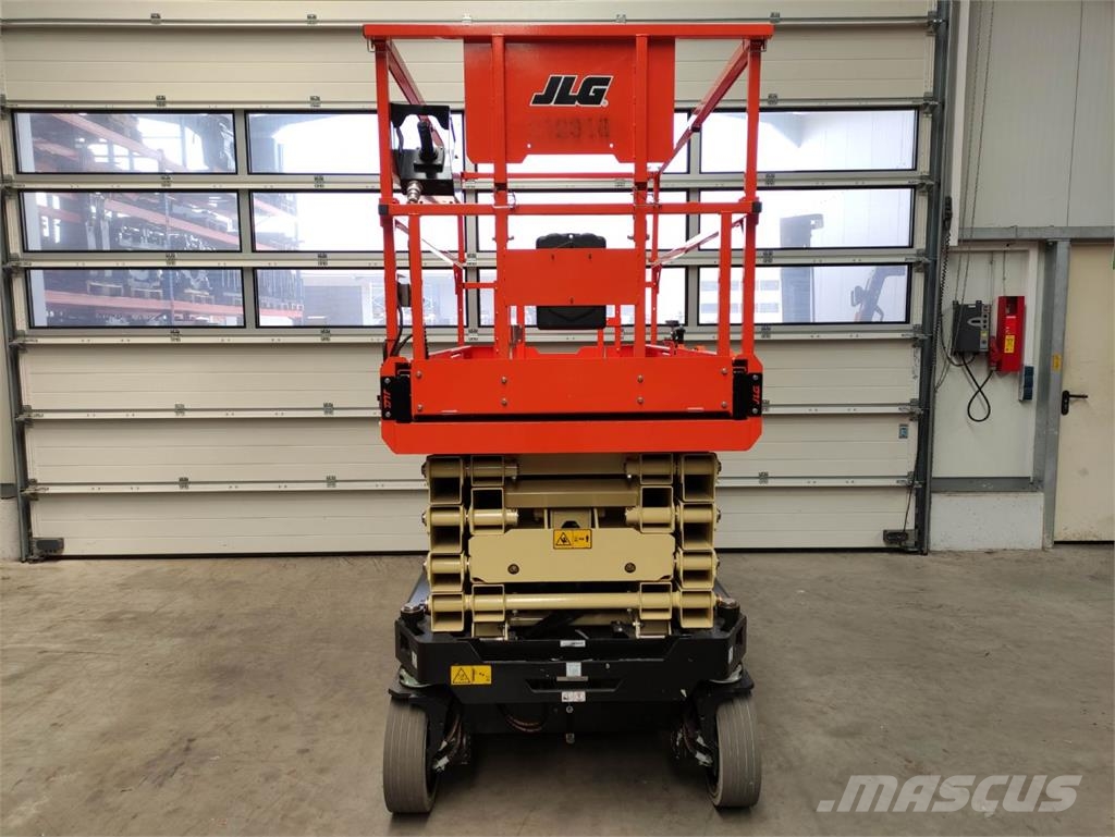 JLG R3246 剪叉式升降机