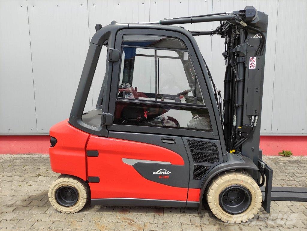 Linde E35L-01-1252 شاحنات ذات رافعات شوكية تعمل بالكهرباء
