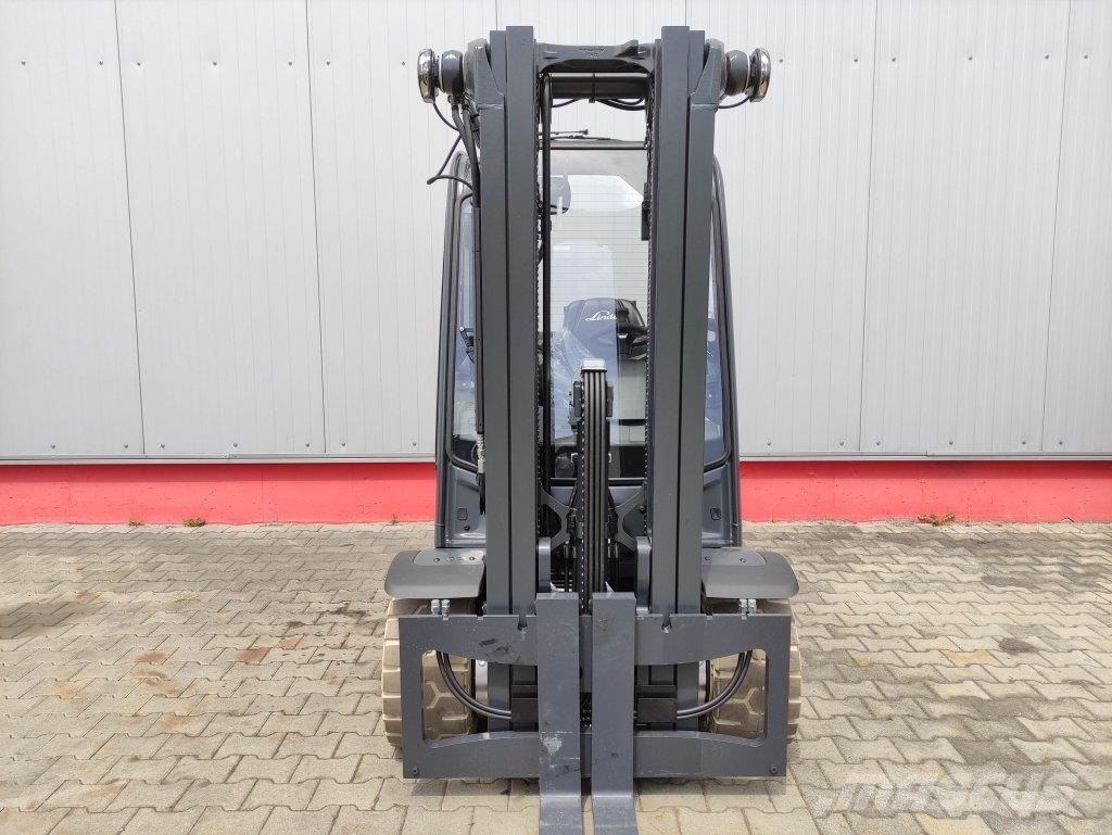 Linde E35L-01-1252 شاحنات ذات رافعات شوكية تعمل بالكهرباء