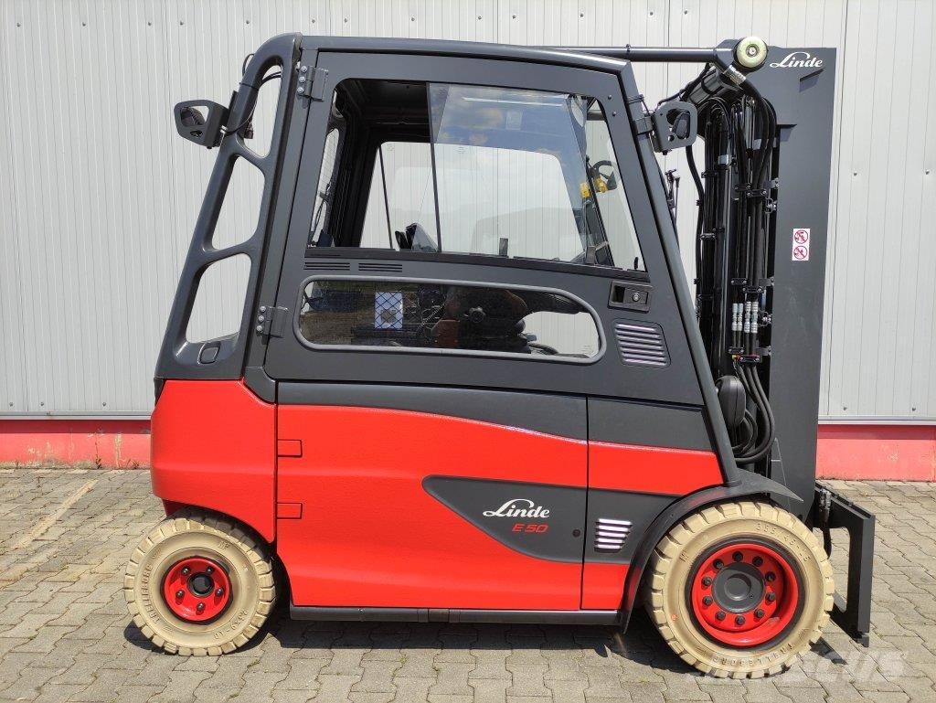 Linde E50HL-01-388 电动叉车