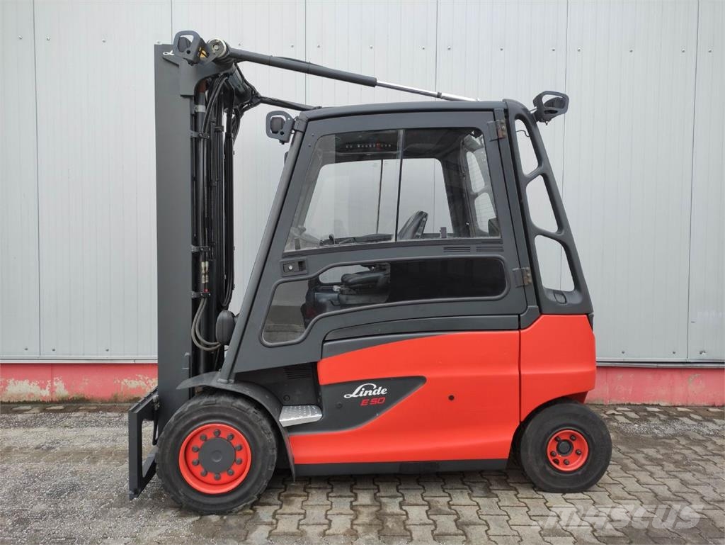 Linde E50HL-01-388 电动叉车