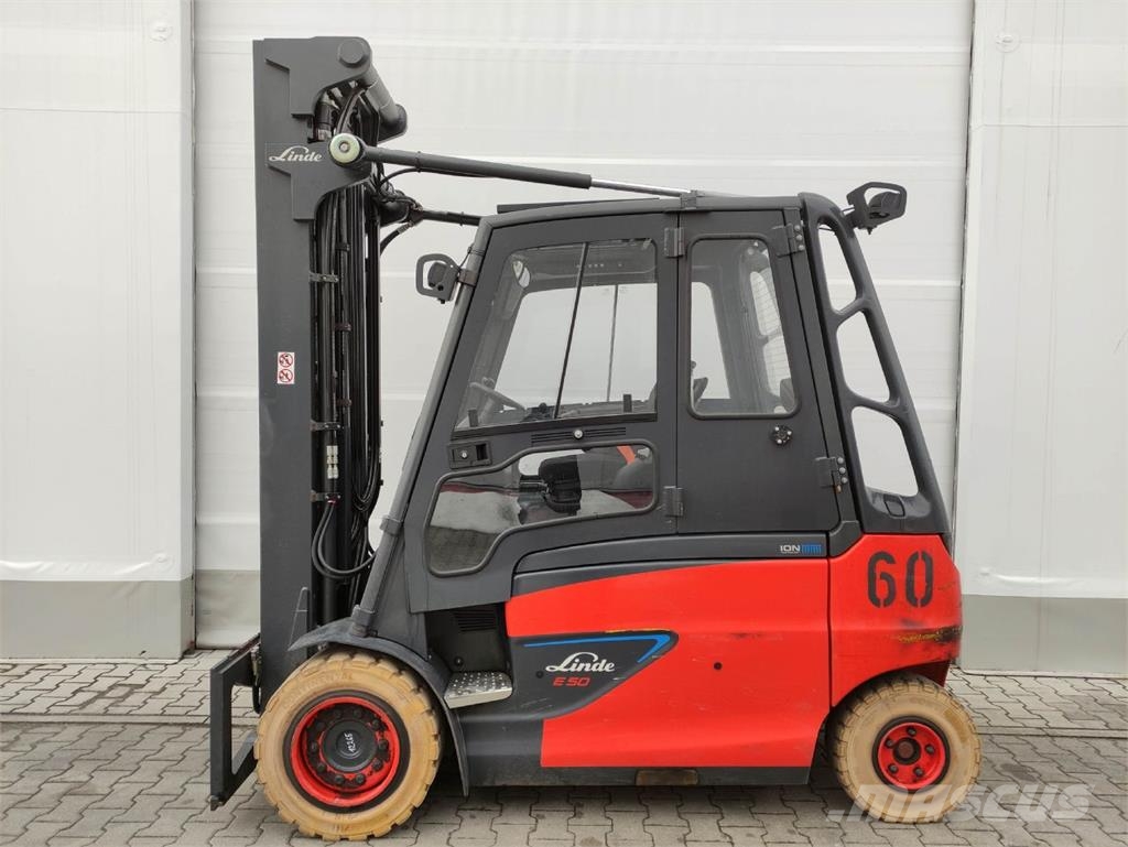 Linde E50HL-01/600-388 شاحنات ذات رافعات شوكية تعمل بالكهرباء
