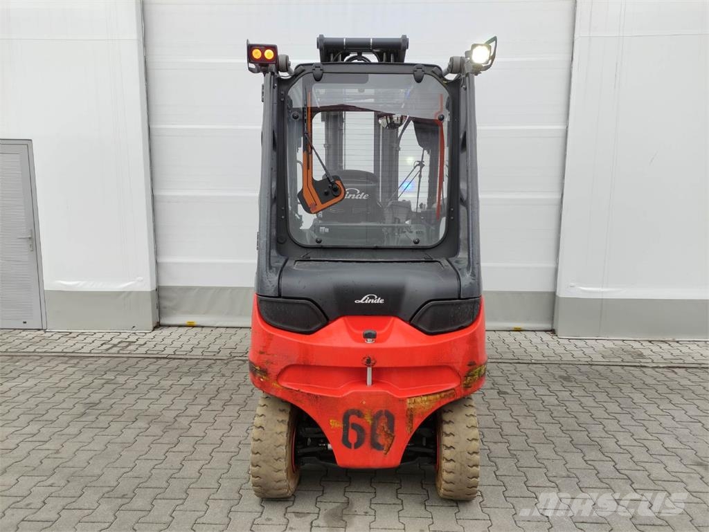Linde E50HL-01/600-388 شاحنات ذات رافعات شوكية تعمل بالكهرباء