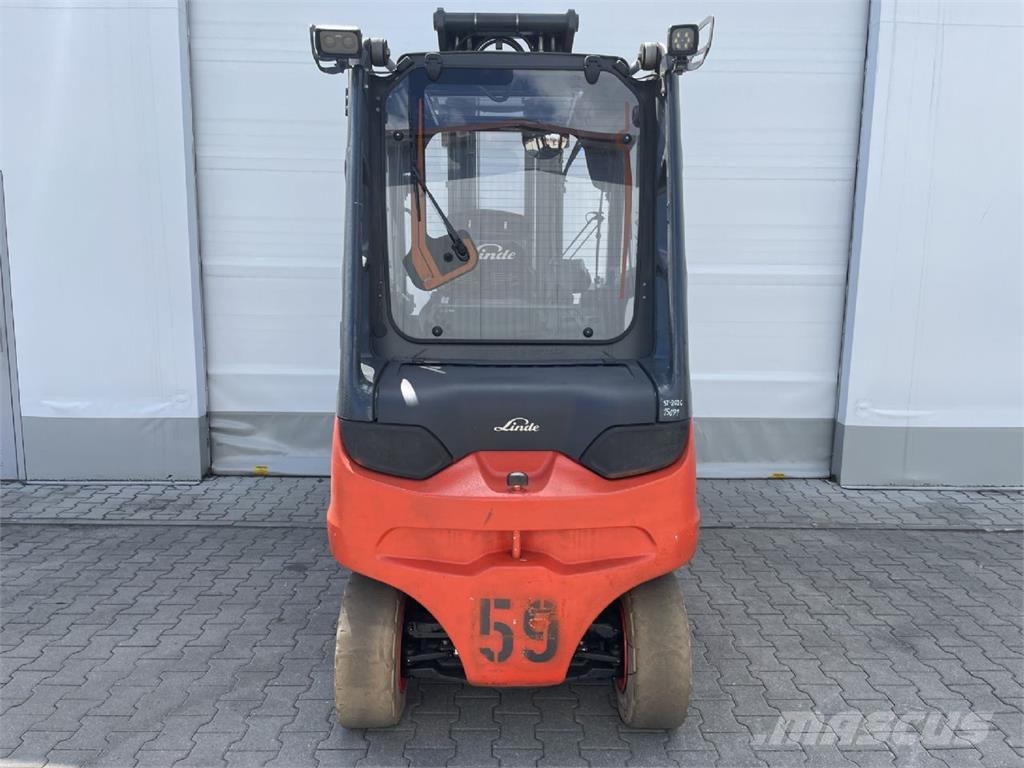 Linde E50HL-01/600-388 شاحنات ذات رافعات شوكية تعمل بالكهرباء