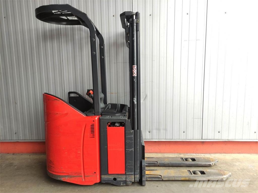 Linde L12 SP Pedestrian stacker