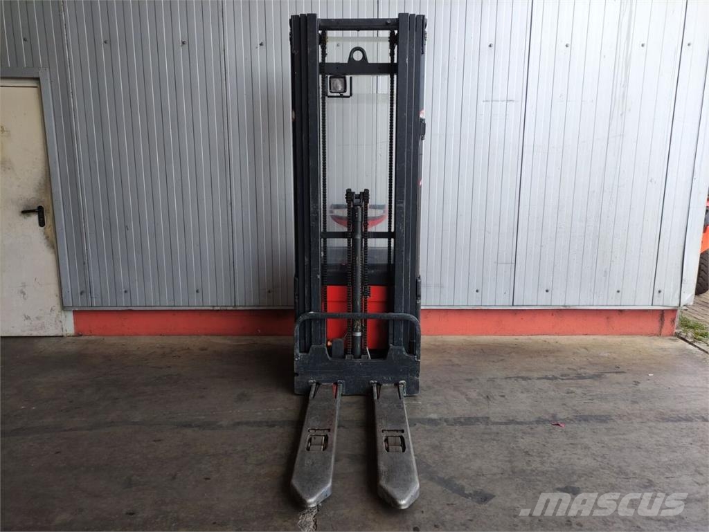 Linde L14i/372 Meeloop stapelaar