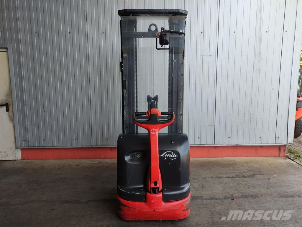 Linde L14i/372 Meeloop stapelaar