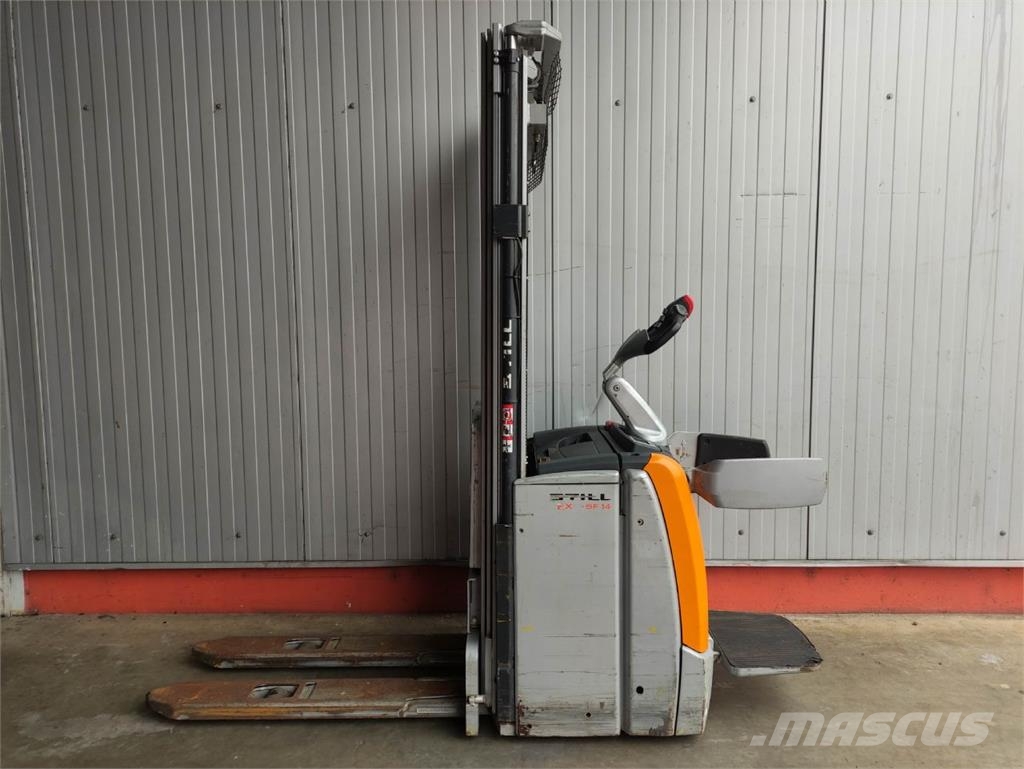 Still EXV-SF 14 Pedestrian stacker