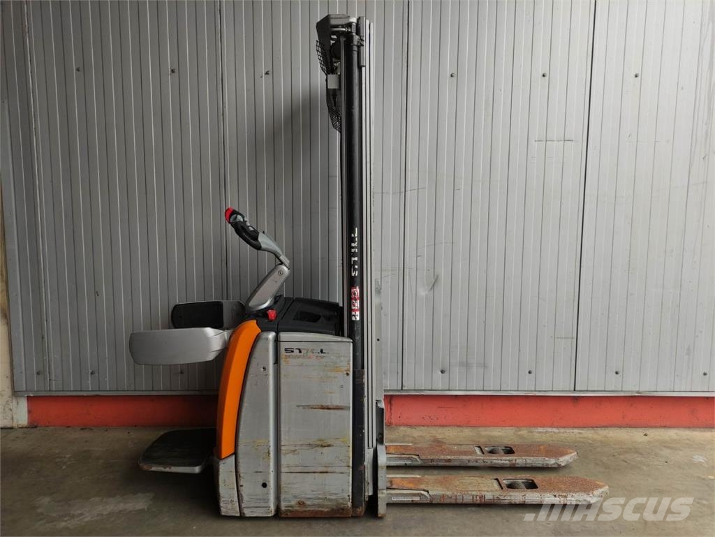 Still EXV-SF 14 Pedestrian stacker