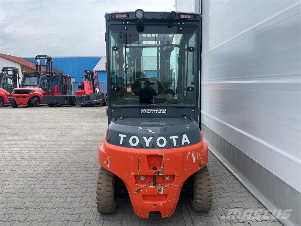 Toyota 8FBMT50 Električni viljuškari
